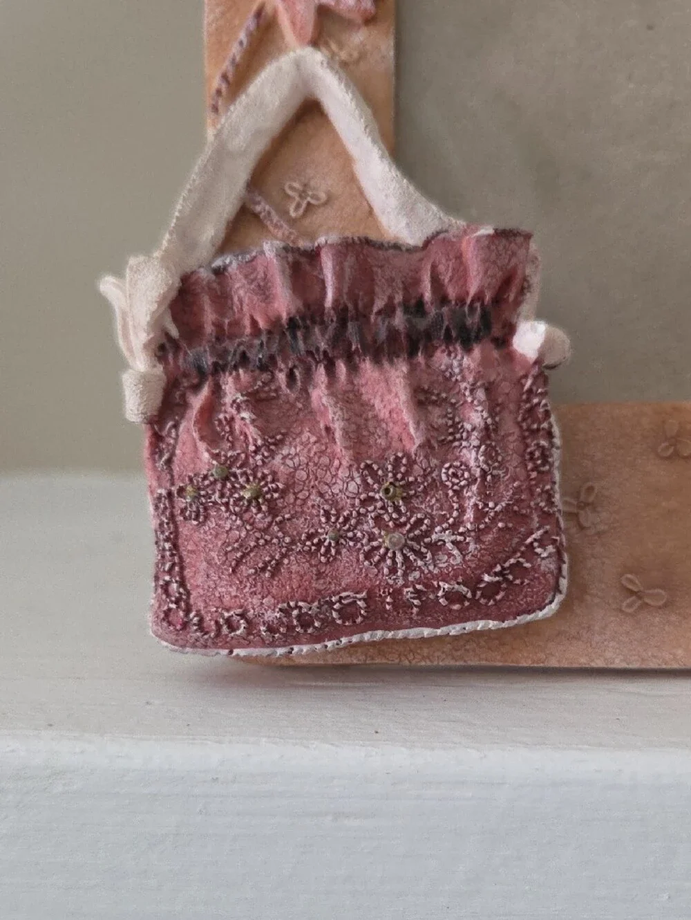 Vintage Ceramic Victorian Boot, Hat & Bag Photo Frame